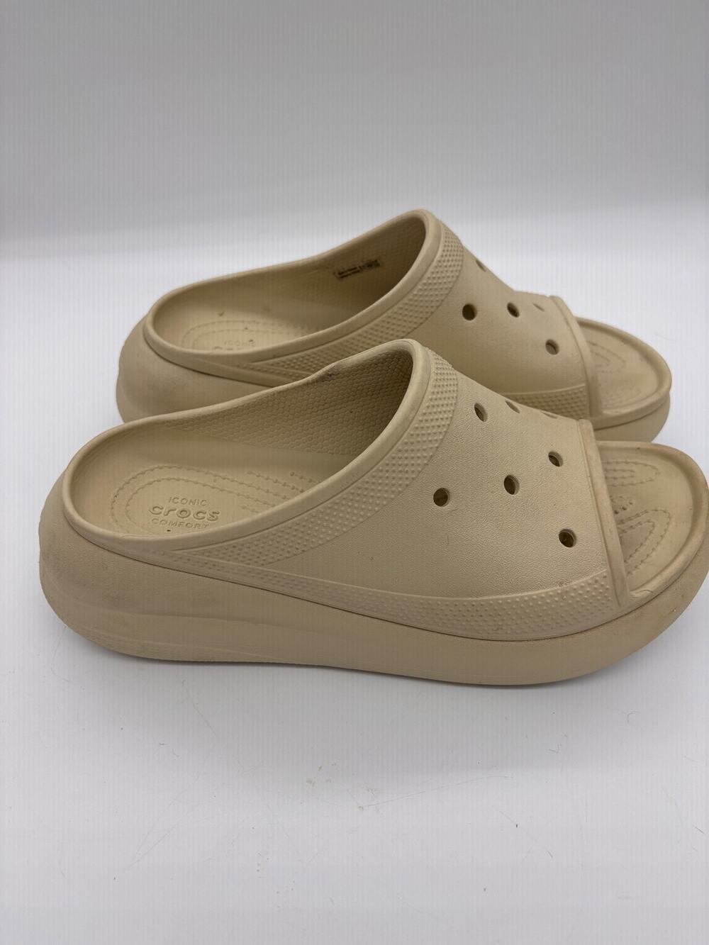 Crocs crush slide platform bone color sandals, size 9 beachy grunge
